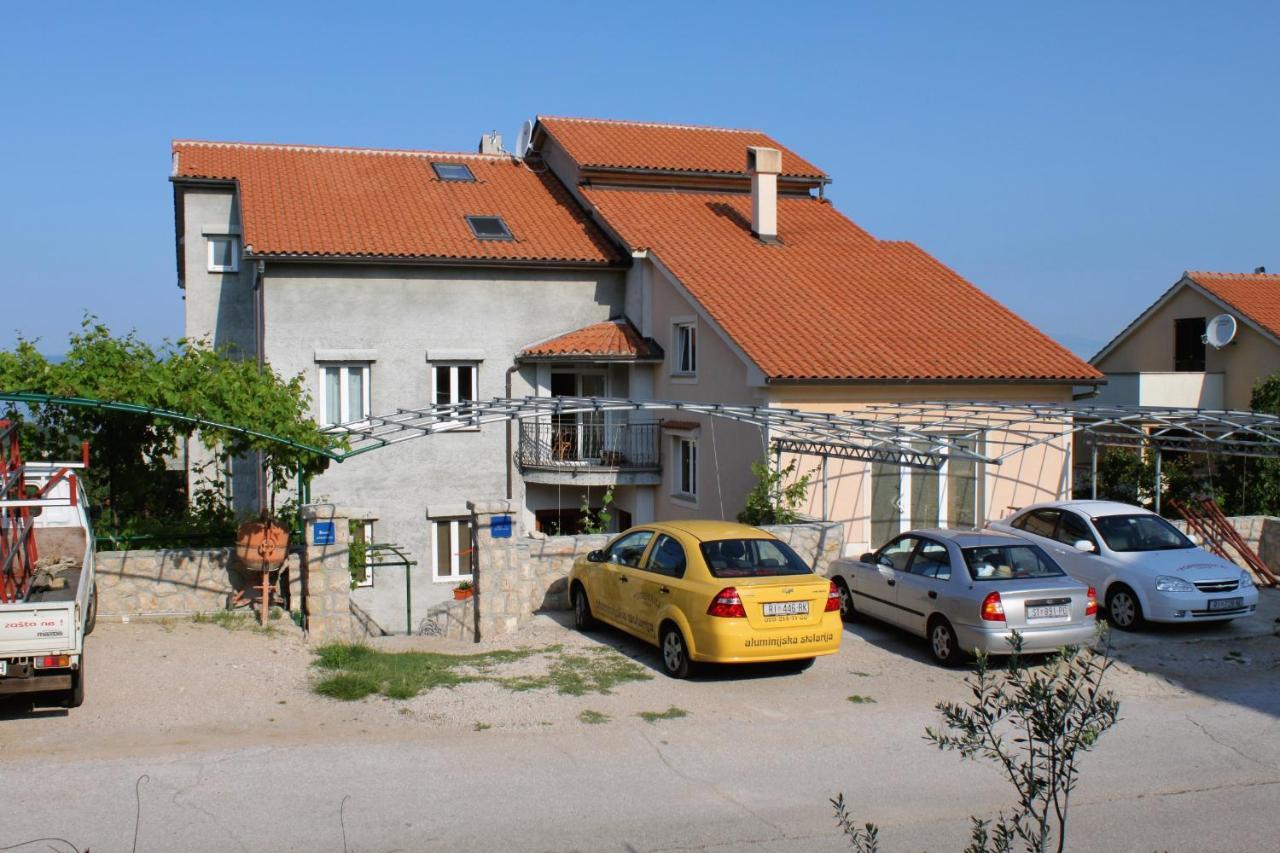 Apartments And Rooms With Parking Space Njivice, Krk - 5458 エクステリア 写真