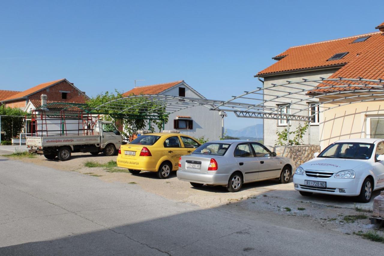 Apartments And Rooms With Parking Space Njivice, Krk - 5458 エクステリア 写真